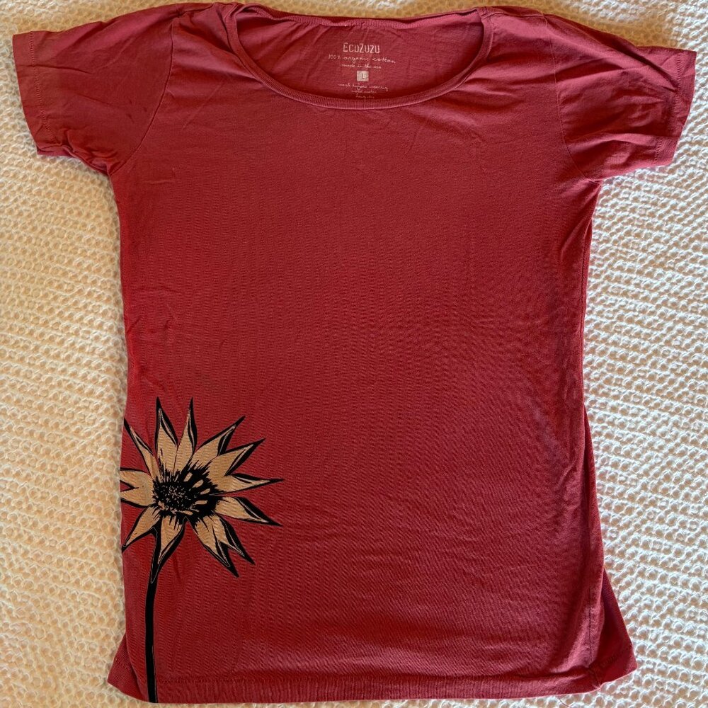 NWOT EcoZuZu Organic Cotton Graphic Tee Flower Print Pink Size L
